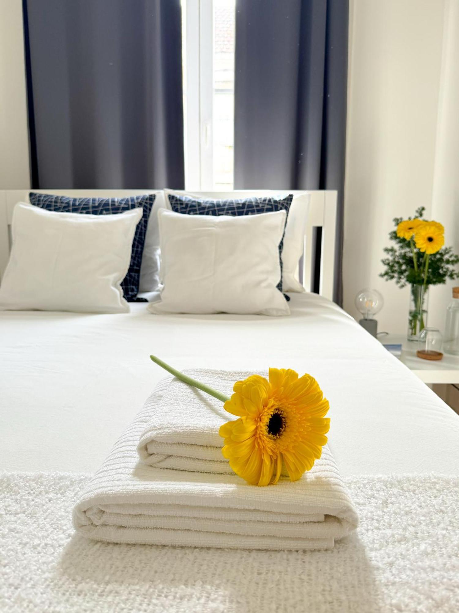 Cozy Room With Privative Bathroom On Rua Augusta Lisbon Exterior photo